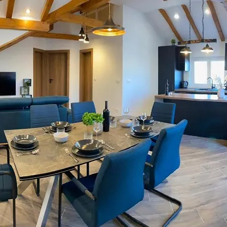 Modern Obala 1st Row Apartament *