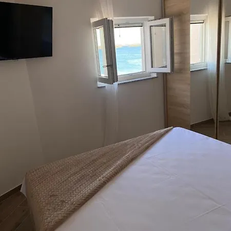 Modern Obala 1st Row Lägenhet
